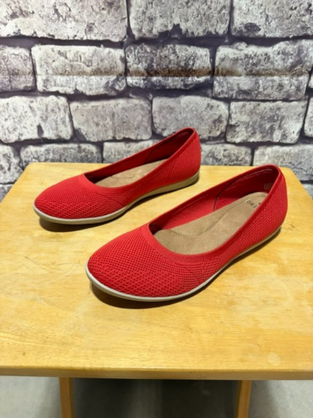 Earth Origins Red Slip On Flats Size 9